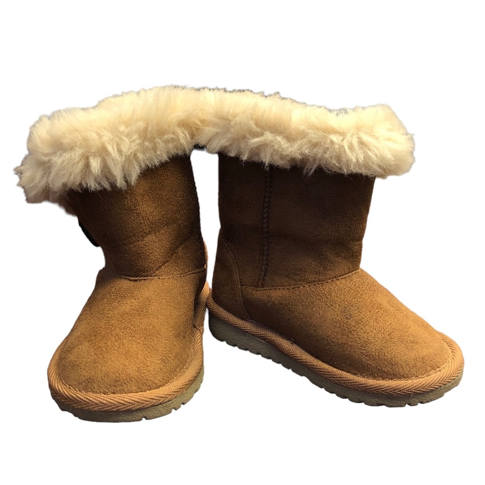Kid’s Ugg Style Boots by The Children’s Place Size 4